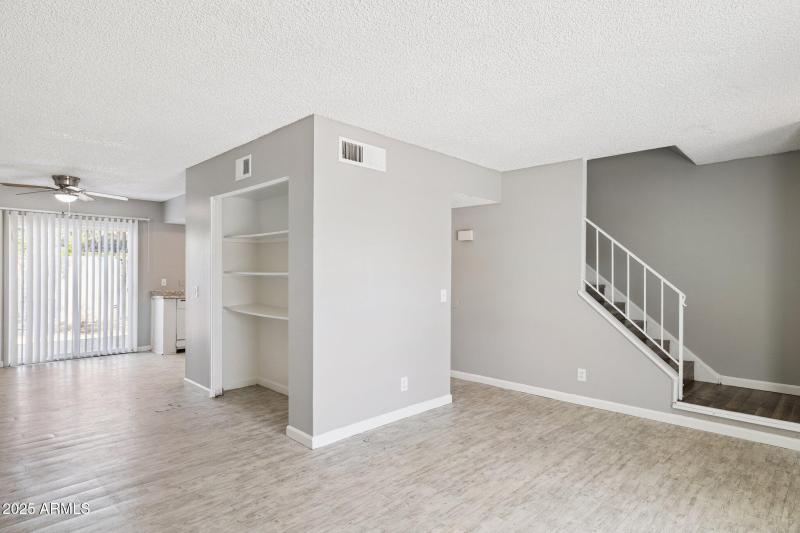 4-web-or-mls-3605-w-bethany-home-rd-7