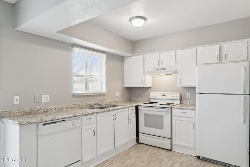 7-web-or-mls-3605-w-bethany-home-rd-7