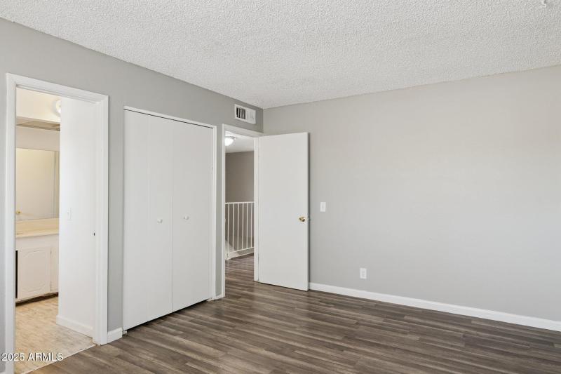 12-web-or-mls-3605-w-bethany-home-rd-7