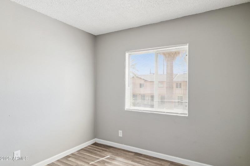 17-web-or-mls-3605-w-bethany-home-rd-7