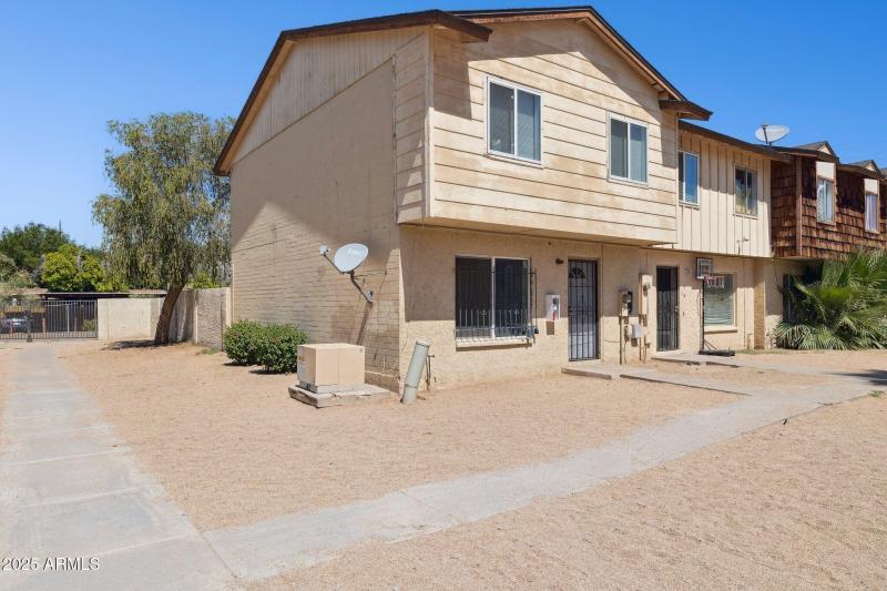 1-web-or-mls-3605-w-bethany-home-rd-7