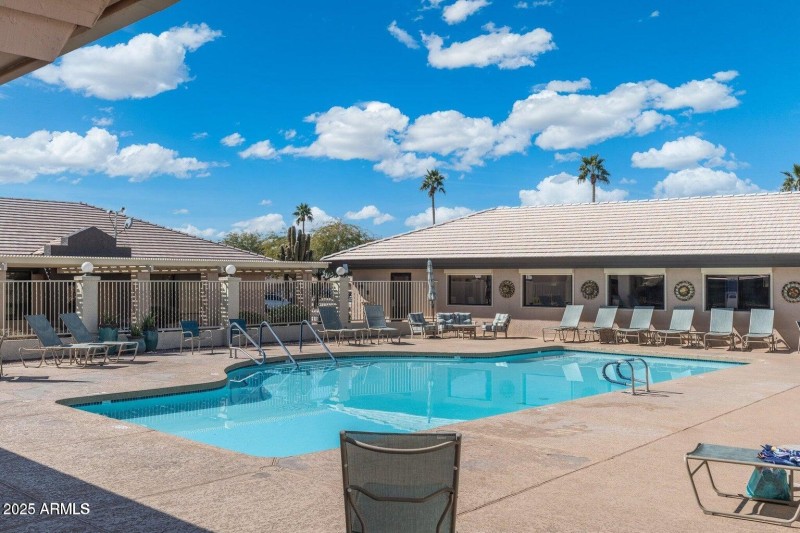 sunland pool1