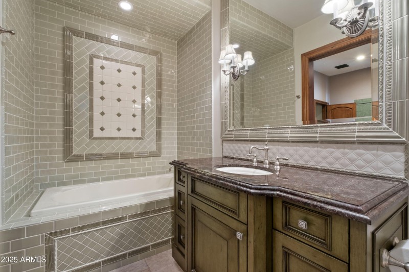 Bathroom 4-1