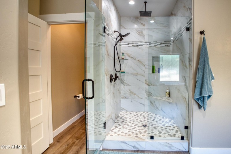 019_Shower