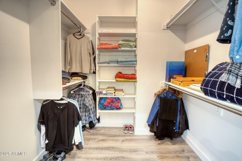 021_Owners Closet