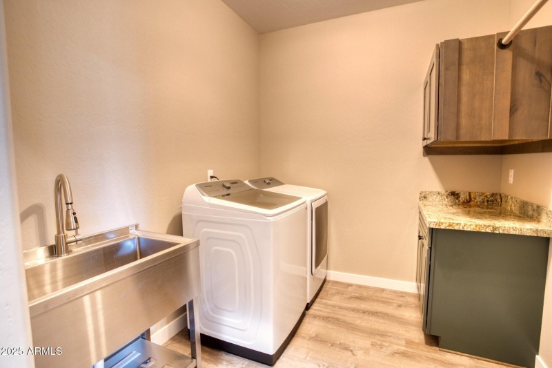 028_Laundry Room w Sink