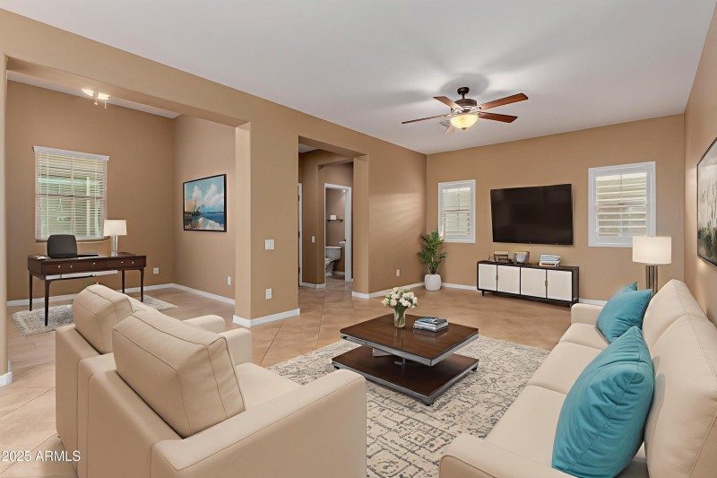 04-36th - Living Room - Standard - 112