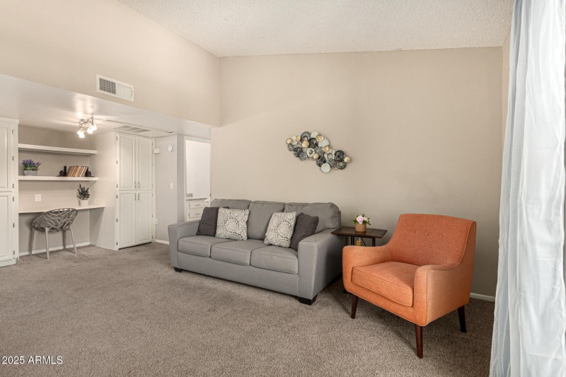2-TONE INTERIOR PAINT