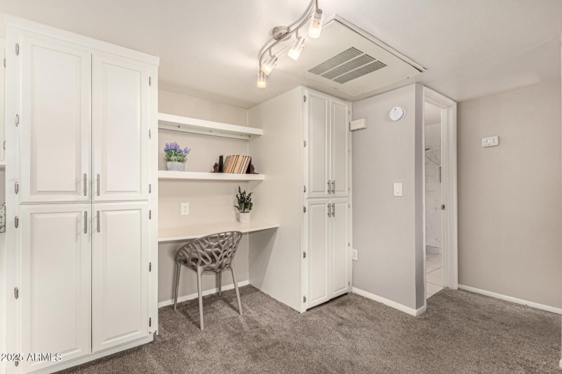 BUILT-IN HOME OFFICE WORK SPACE