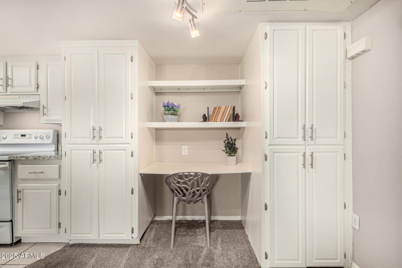 BUILT-IN PANTRY, BUILT-IN WASHER & DRYER