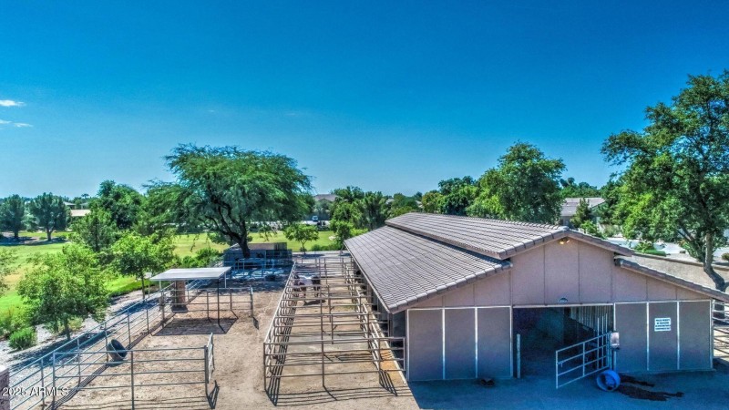 stables 13