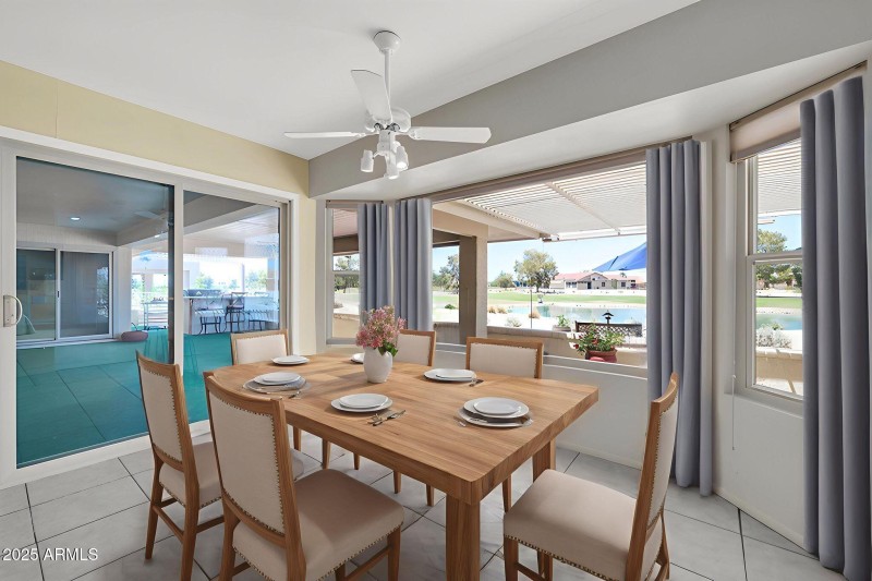 BREAKFAST NOOK