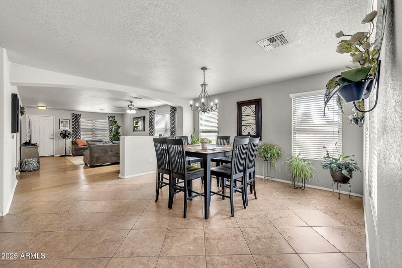 1147 E Harvest Rd-7