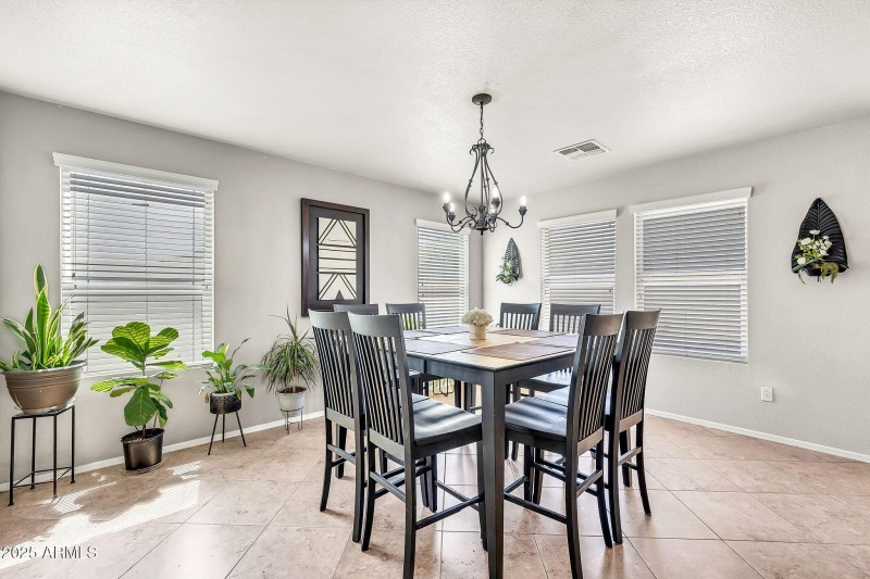 1147 E Harvest Rd-9