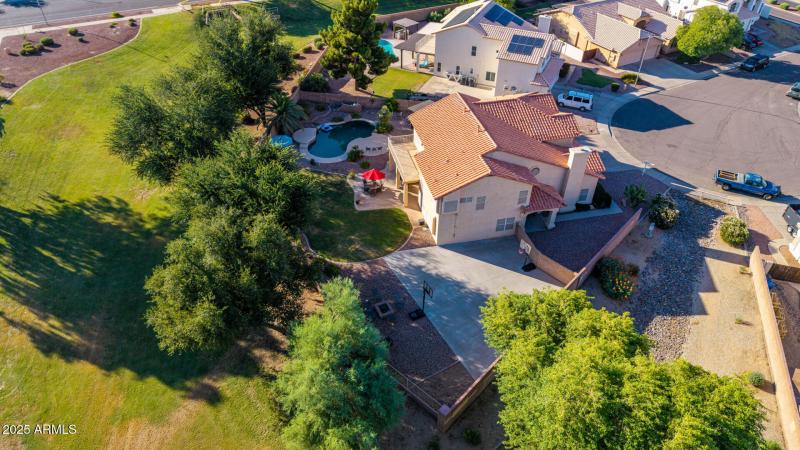 backs to community park