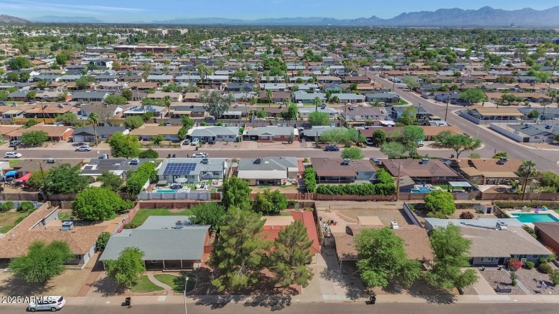 8140 E Mitchell Dr-large-006-002-8140 E