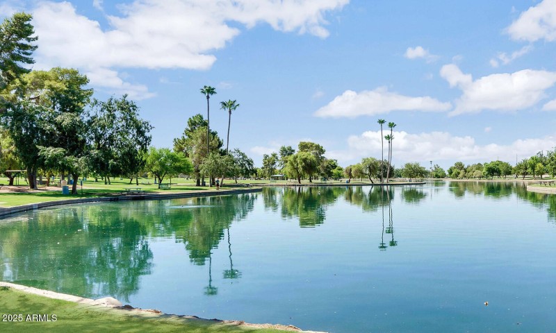 8140 E Mitchell Dr-large-036-003-8140 E
