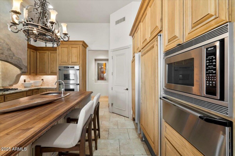 Kitchen with Island