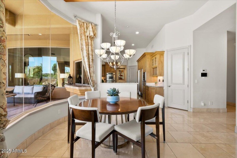 Kitchen Eating Area