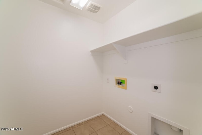 012-photo-laundry-room-11858574