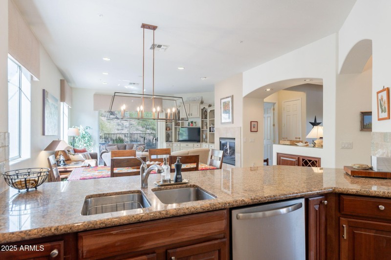 9817 N AZURE CT 8, Fountain Hills