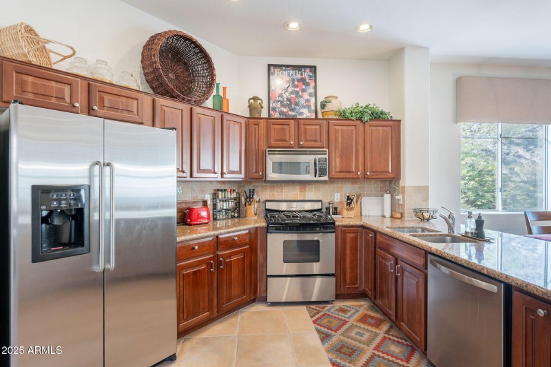 9817 N AZURE CT 8, Fountain Hills