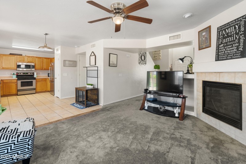 1374 E Tenth Pl-18