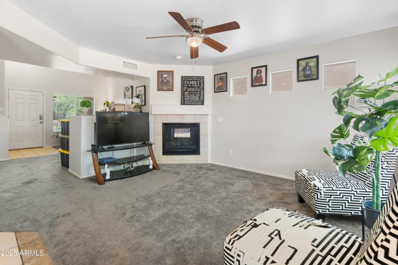 1374 E Tenth Pl-19