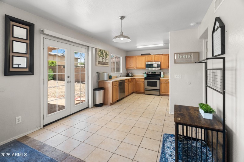 1374 E Tenth Pl-21