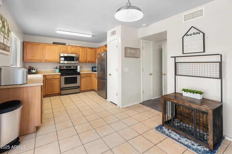 1374 E Tenth Pl-23