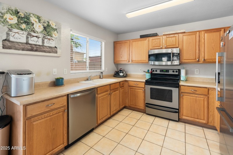1374 E Tenth Pl-25