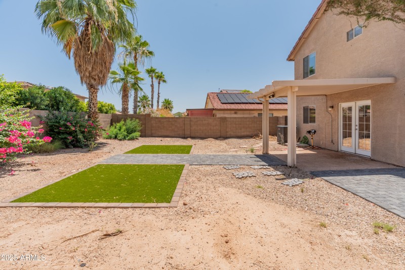 1374 E Tenth Pl-30
