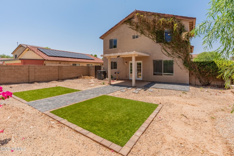 1374 E Tenth Pl-31