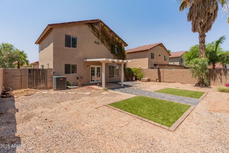 1374 E Tenth Pl-32