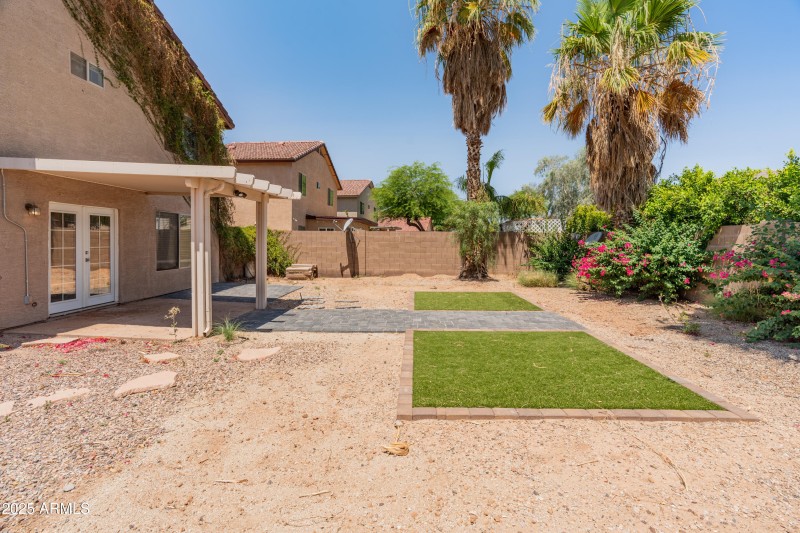 1374 E Tenth Pl-33