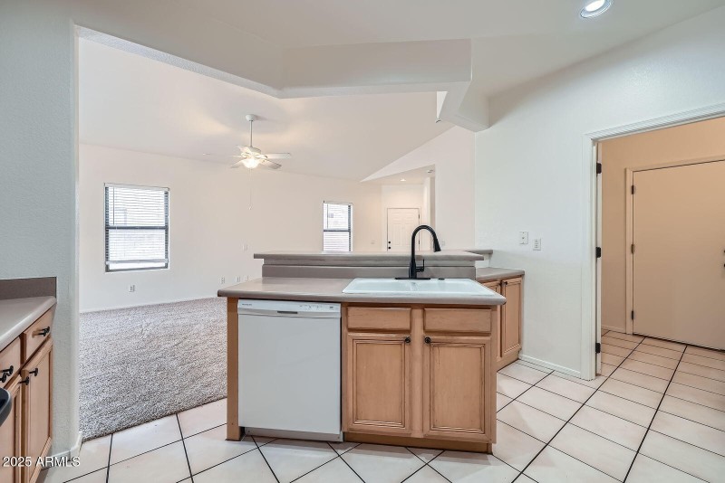 2729 N. Kenton - Web Quality - 011 - 12