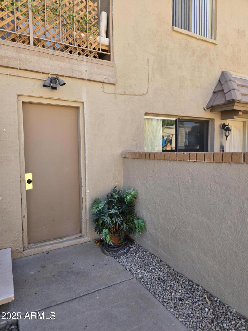 Laundry right next door