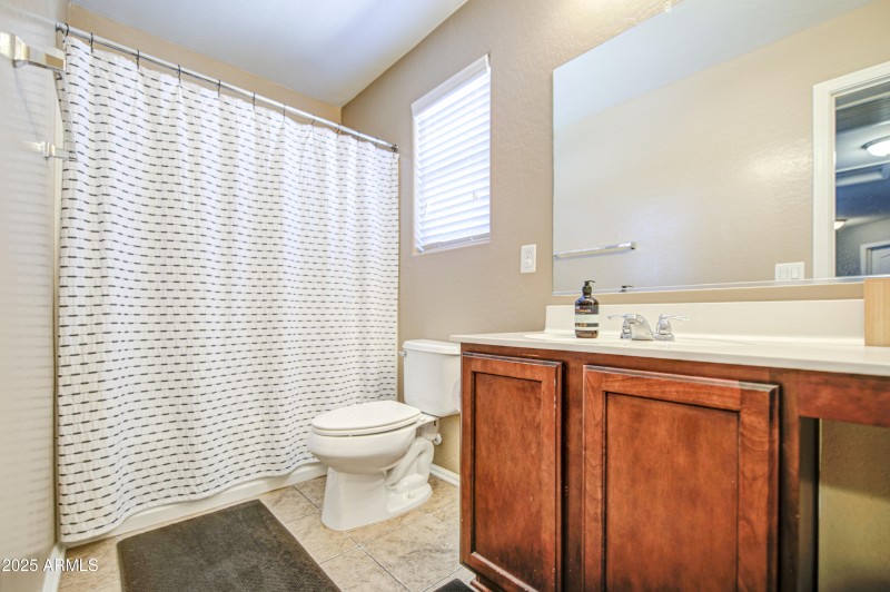 Bathroom 2-pic 2