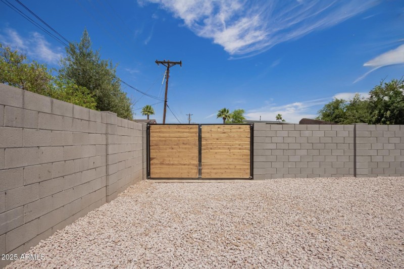 35 - 74th RV Gate