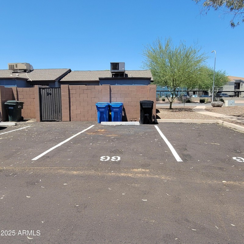 3 parking spaces bhind the unit