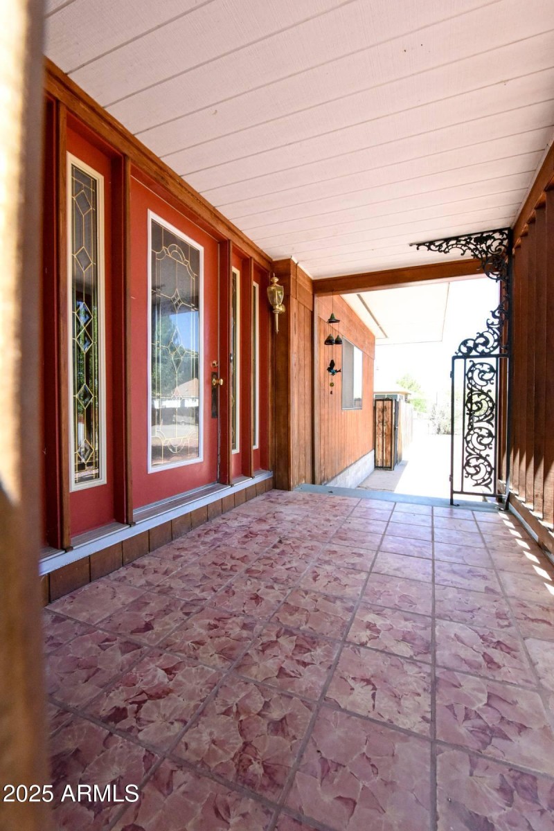 EXTERIOR ENTRY