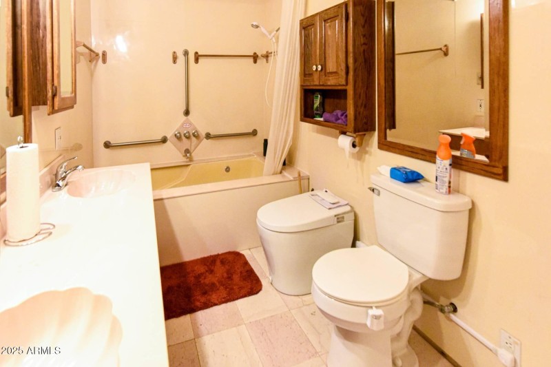 BATHROOM6
