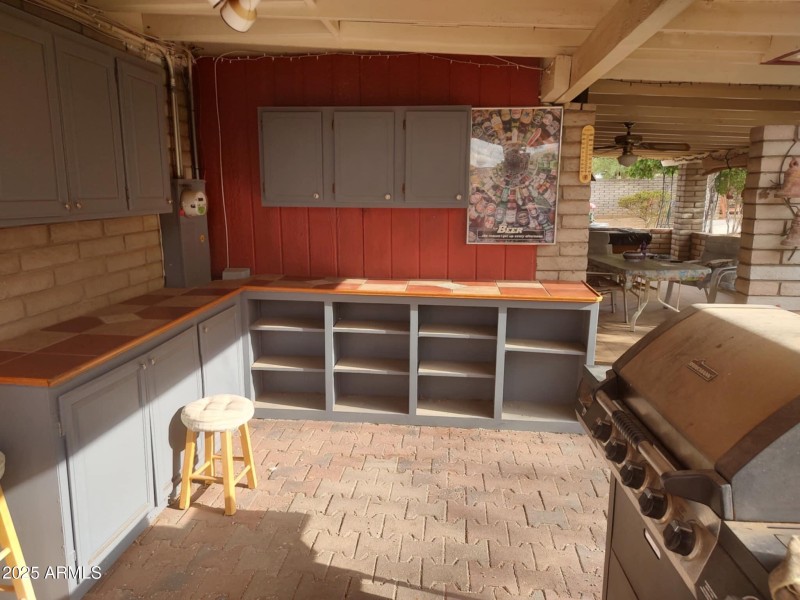 outdoor kitchen bbq area