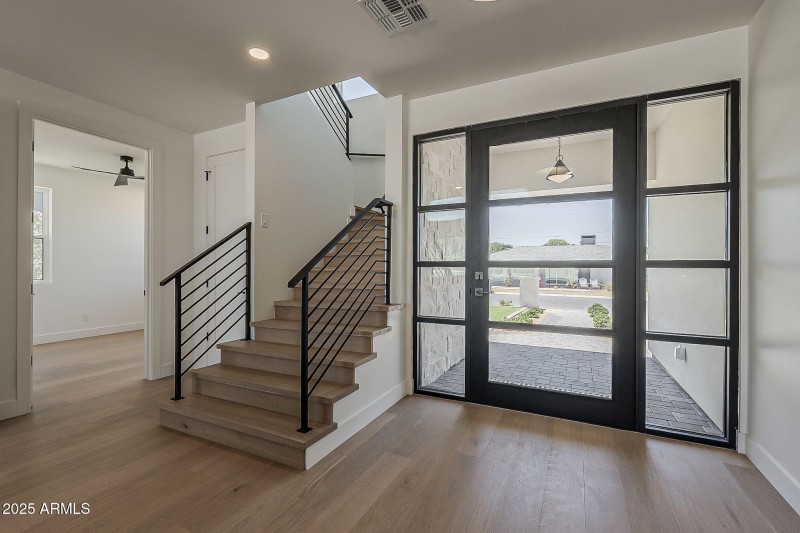 5-web-or-mls-Piccadilly-5