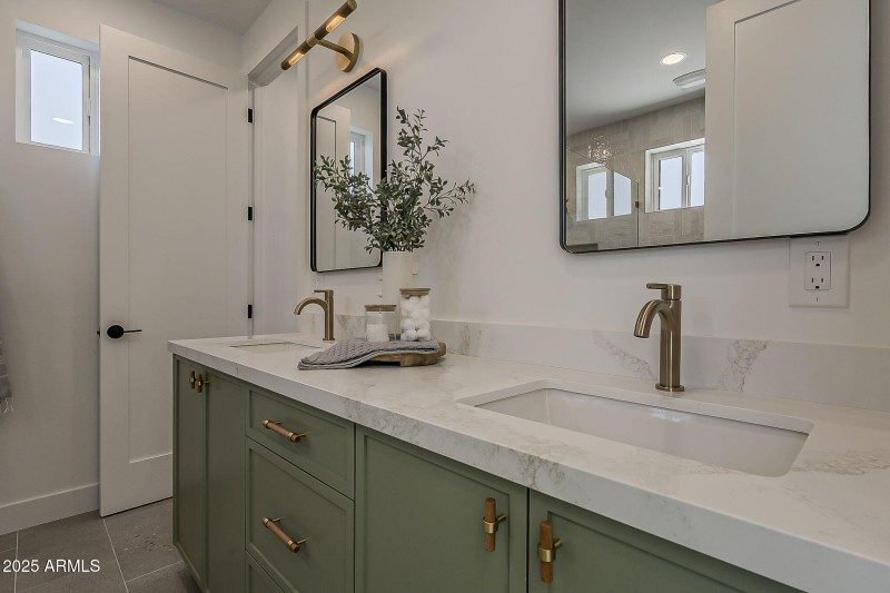 54-web-or-mls-Piccadilly-54