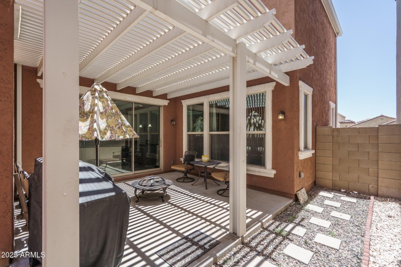 26) PATIO