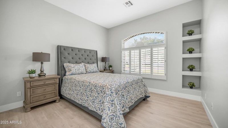 103 W Vista Ave interior Photos-9