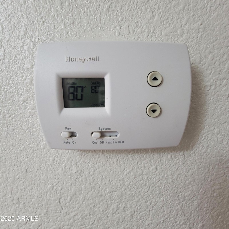 Electronic thermostat