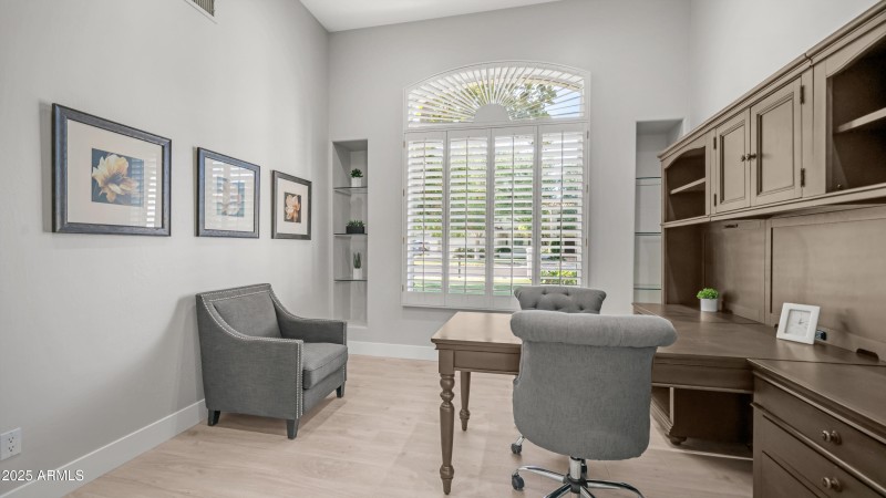 103 W Vista Ave interior Photos-32