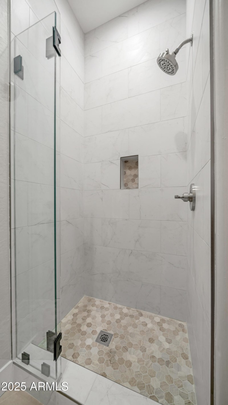 103 W Vista Ave interior Photos-3